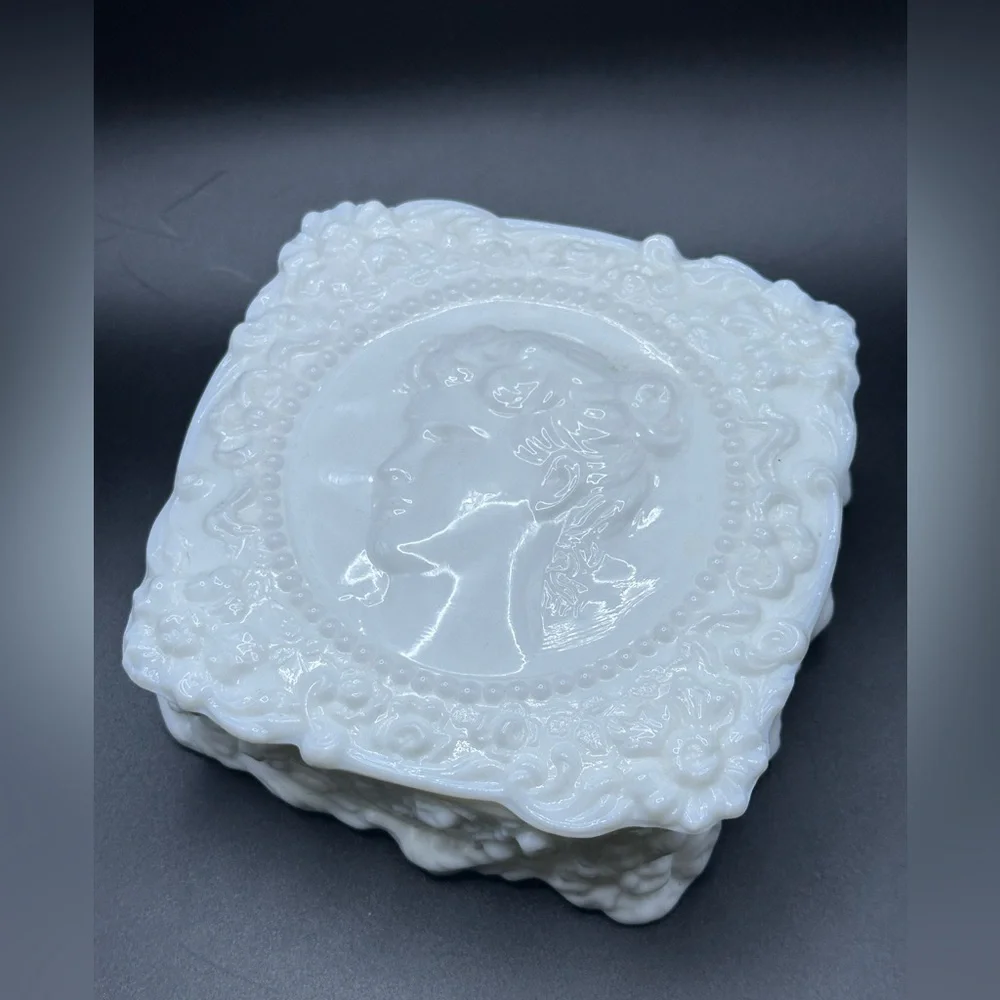 Jenny Lind Fostoria Vanity White Embossed Jewelry Box lidded